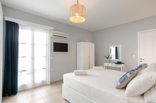 Ippokampos Beachfront - image 8