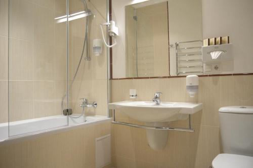 Reikartz Kharkiv Hotel - image 10
