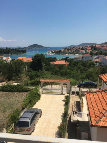  Apart mani Di Lauro in Preko