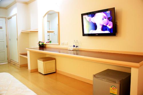 P.A. Ville Hotel P.A. Ville Hotel is a popular choice amongst travelers in Nakhon Sawan, whether exploring or just passing through. The property has everything you need for a comfortable stay. Facilities like 24-hour 