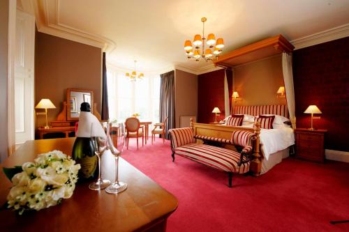 1 queen bed