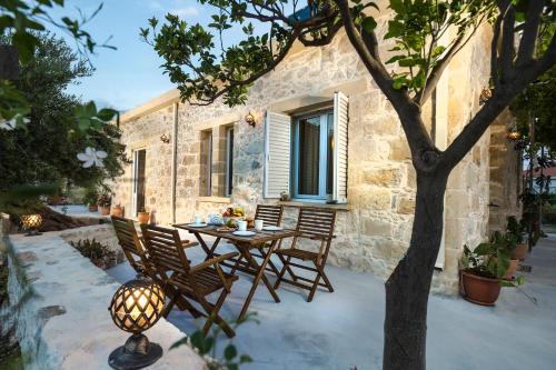  Margarita's Stone House in Plátanos