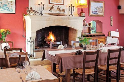 Logis Hotel Restaurant Le Flamant Rose camargue