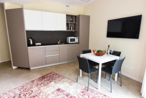 3 Amici Suites - image 10