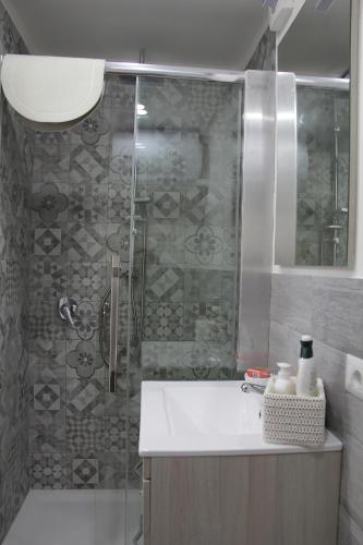 Vicstreet – Naples, CO