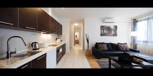 Quality Point Apartments - image 10
