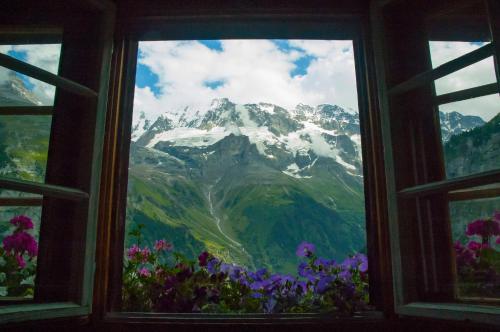 Mountain Hostel Gimmelwald - image 11