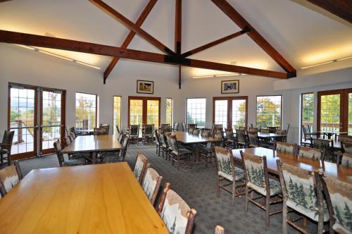 Lakeside Lodge and Suites - 레스토랑
