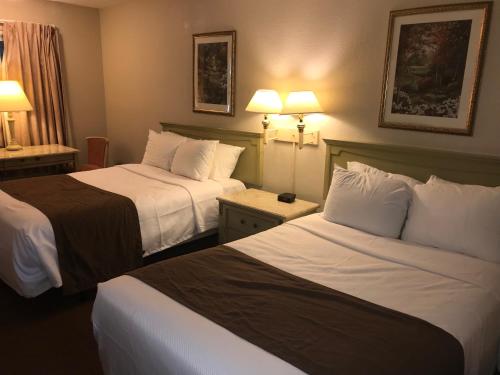 The Hometown Inn - image 2
