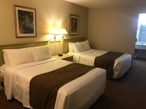 The Hometown Inn - image 5