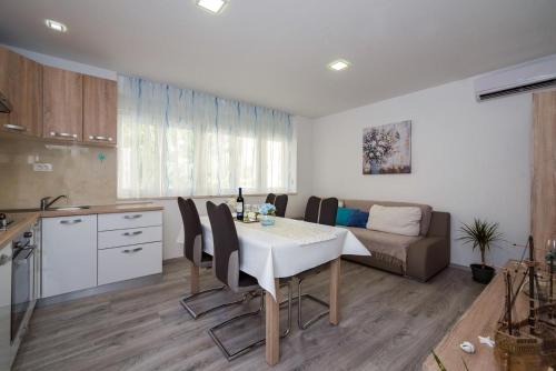 Apartments with WiFi Split - 15960