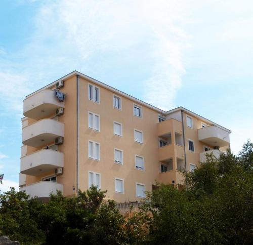  Apartments with a parking space Okrug Gornji, Ciovo - 15991, Pension in Trogir
