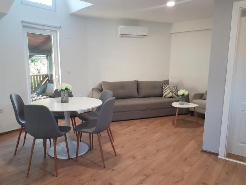  Plitvice Hilltop Apartment in Donji Vaganac