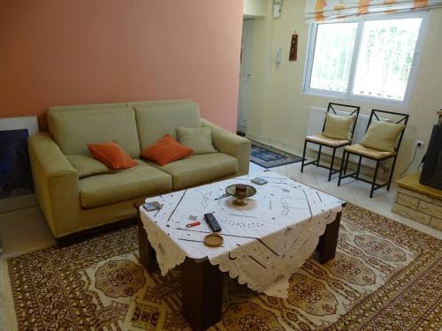  Sophia's Duplex and Modern House, Unterkunft in Rafina