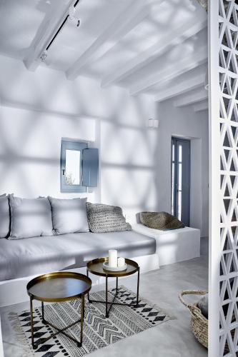 Palvelut, Living Theros Luxury Suites in Tinos