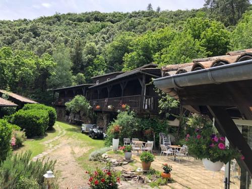 Le Sentier des Arches in Valgorge