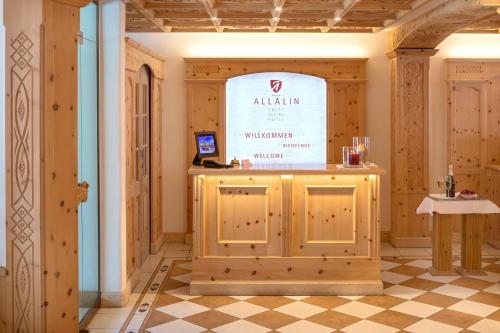 Swiss Alpine Hotel Allalin - image 5