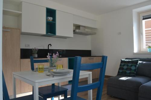 lido 3 pool, 30m from the lake, pet friendly COMO LAKE 4