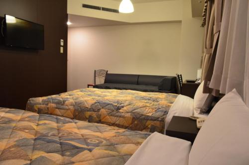 Premium Twin Room with City View (10th Floor) - Non Smoking