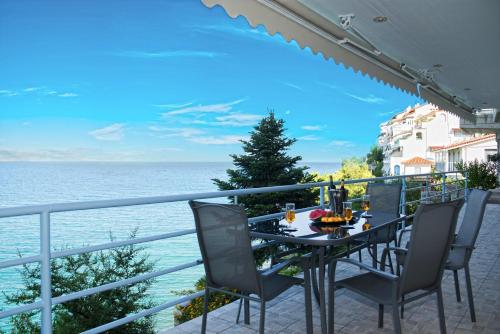 Kiveri Luxurious Seaside Apartment - Location saisonnière - Kiverion