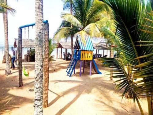 สนามเด็กเล่น, Piccola Beach in อาบิดจัน