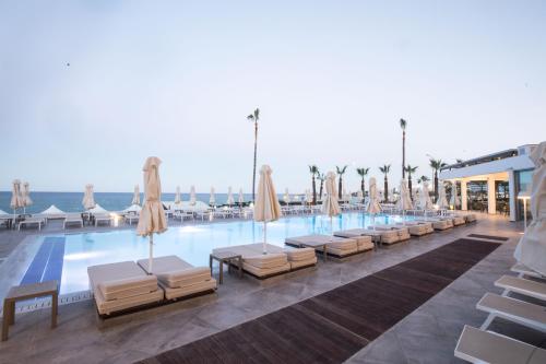 Evalena Beach Hotel - image 8