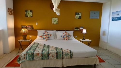 The Nest Tobago Apartments in บุคกู