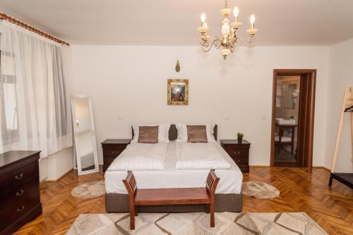 Two-Bedroom Deluxe Apartment image 8