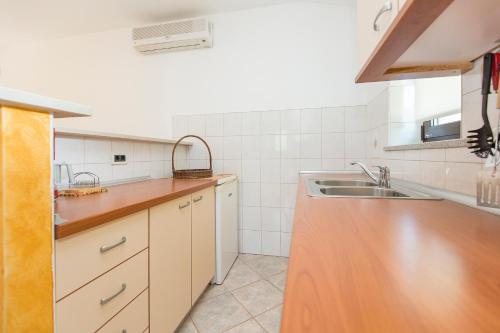 مطبخ, Apartment Ana in Becici