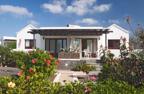 Bungalows Playa Limones - image 3