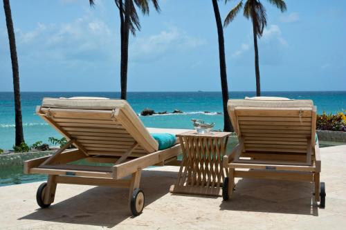 153449201 The Liming Bequia