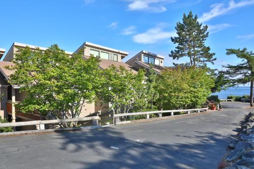 266 - Beachfront Condo - Mutiny Bay - image 5