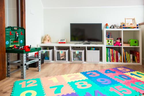 設施, Horvát Family Residence (Horvat Family Residence) in 斯塔理斯莫克衛克