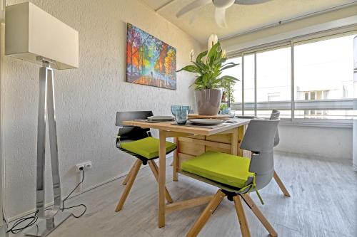 T2 cosy de 41m2 à 400 m de la plage, résidence avec piscine. (T2 cosy de 41m2 a 400 m de la plage, residence avec piscine.) in Le Grau-du-Roi