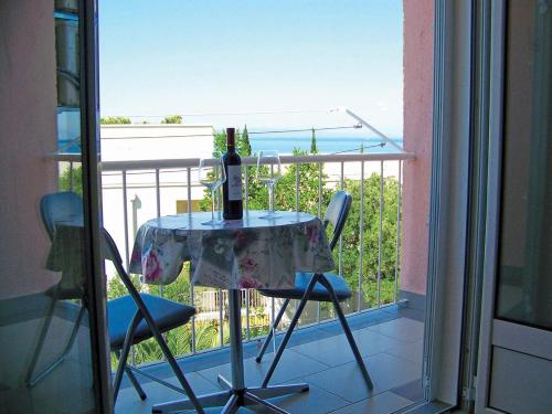  Apartments by the sea Podgora (Makarska) - 13714, Pension in Podgora