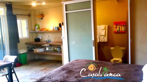 Casablanca Guest House - Adults Only - Starlink Internet!