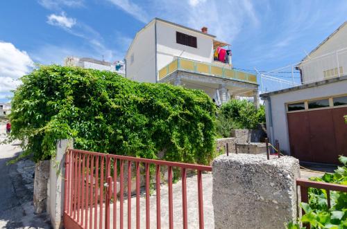  Apartments Ivica, Ferienwohnung in Primošten