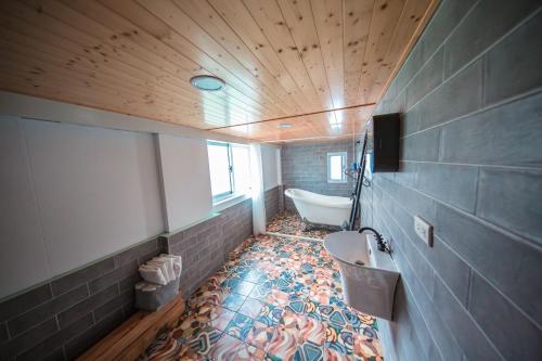 Bathroom, Urban in Zuoying District