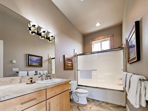Seaside Escape Townhouse (Stand Alone Upper Unit 3) Townhouse - image 4