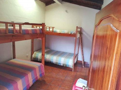 2 bunk beds