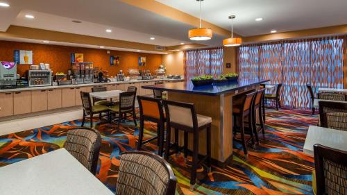 Best Western Plus Fresno Airport Hotel