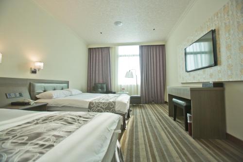 3 twin beds