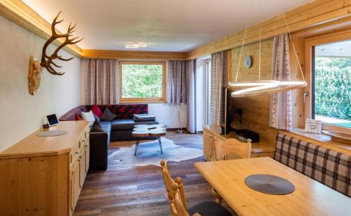 Viktoria Lodges - main image