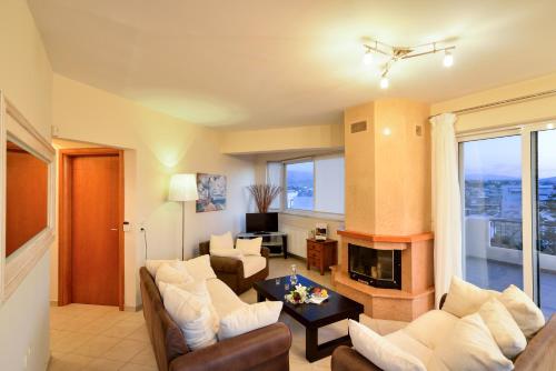 Elia Selinou - image 3