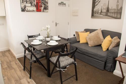 Moseley Mews Village Suites- Yellow