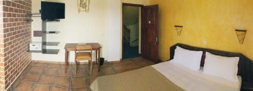 King Room image 4