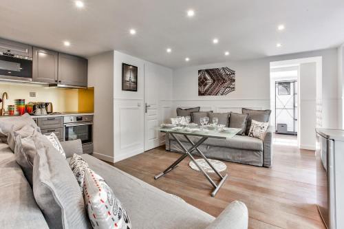 40-Flat Paris Eiffel - image 6