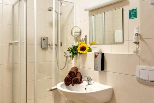 Zimmer mit 2 einzelbetten, balkon