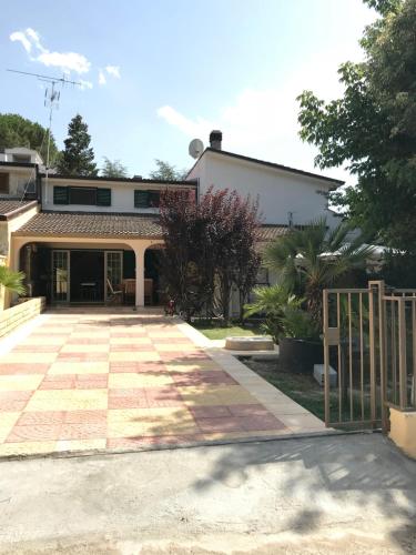 Entrance, villa Italia in Borgo Incoronata - Lagogemolo