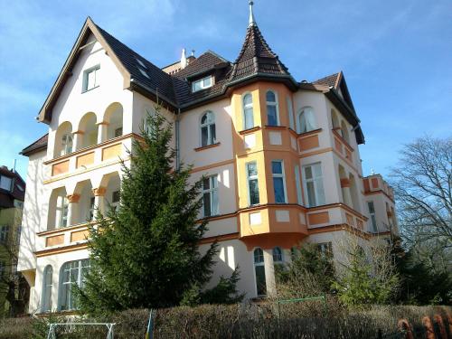 Three-Bedroom Apartment with 2 Balconies room in Park Apartment (Parkowy) Happy Hours